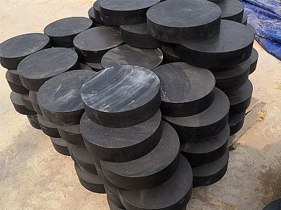 五常市板式橡胶支座由若干层橡胶片与薄钢板经加压硫化